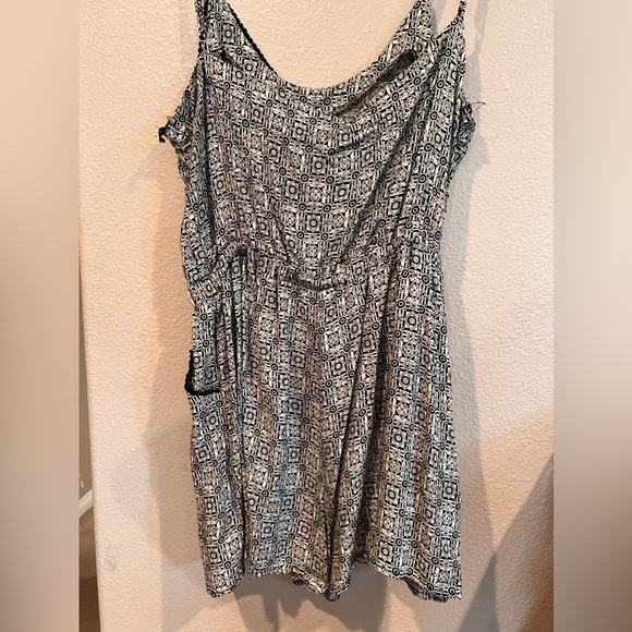 Sleeveless romper - Picture 6 of 6